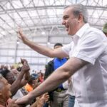 Presidente Abinader agota agenda este domingo en el Gran Santo Domingo