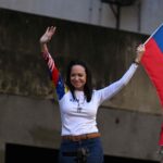 María Corina Machado reaparece tras 133 días oculta y encabeza la gran marcha de Caracas: «¡Gloria al bravo pueblo!»