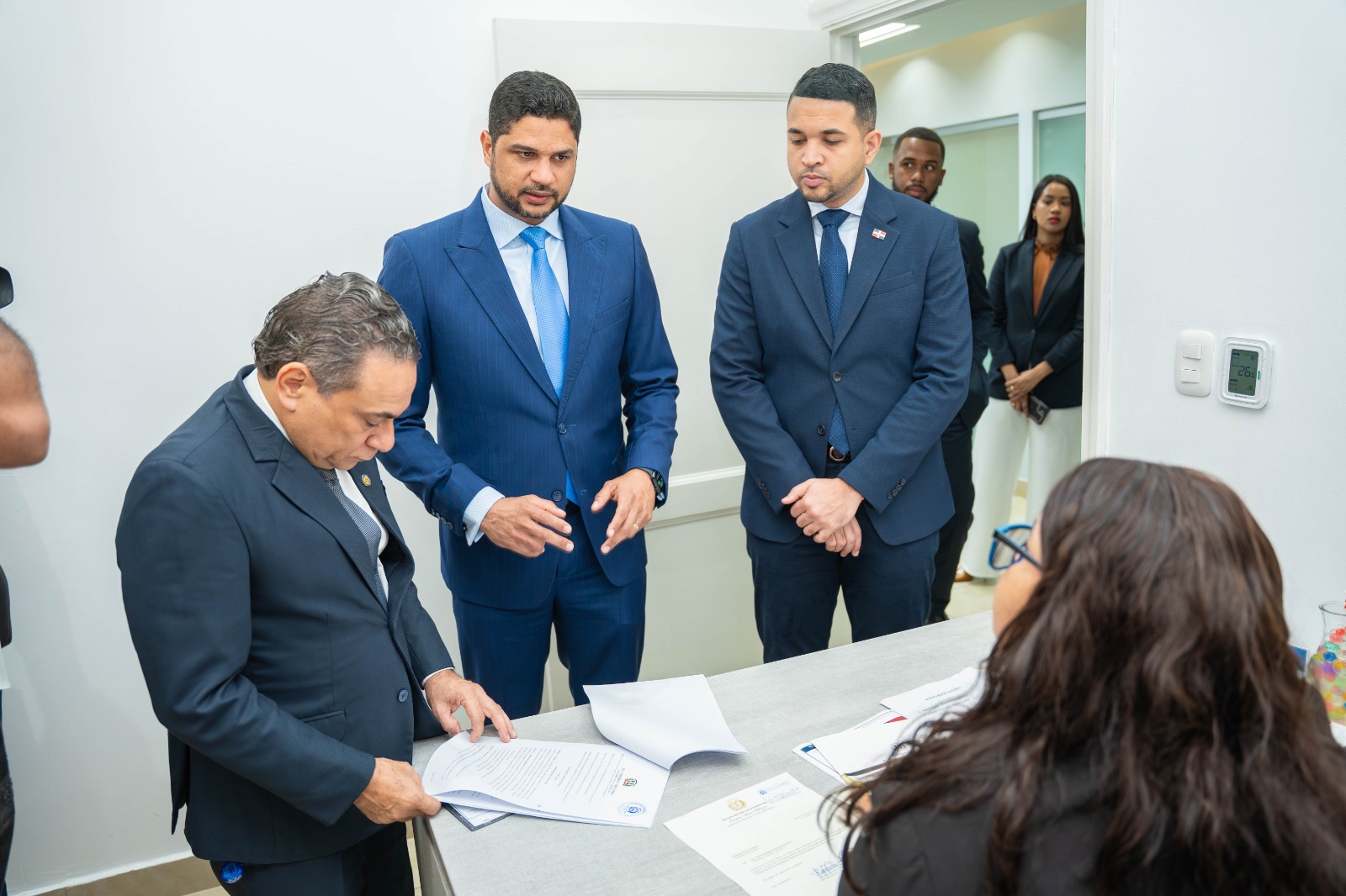 Presenta proyecto de ley que busca fortalecer el desarrollo laboral de los jóvenes