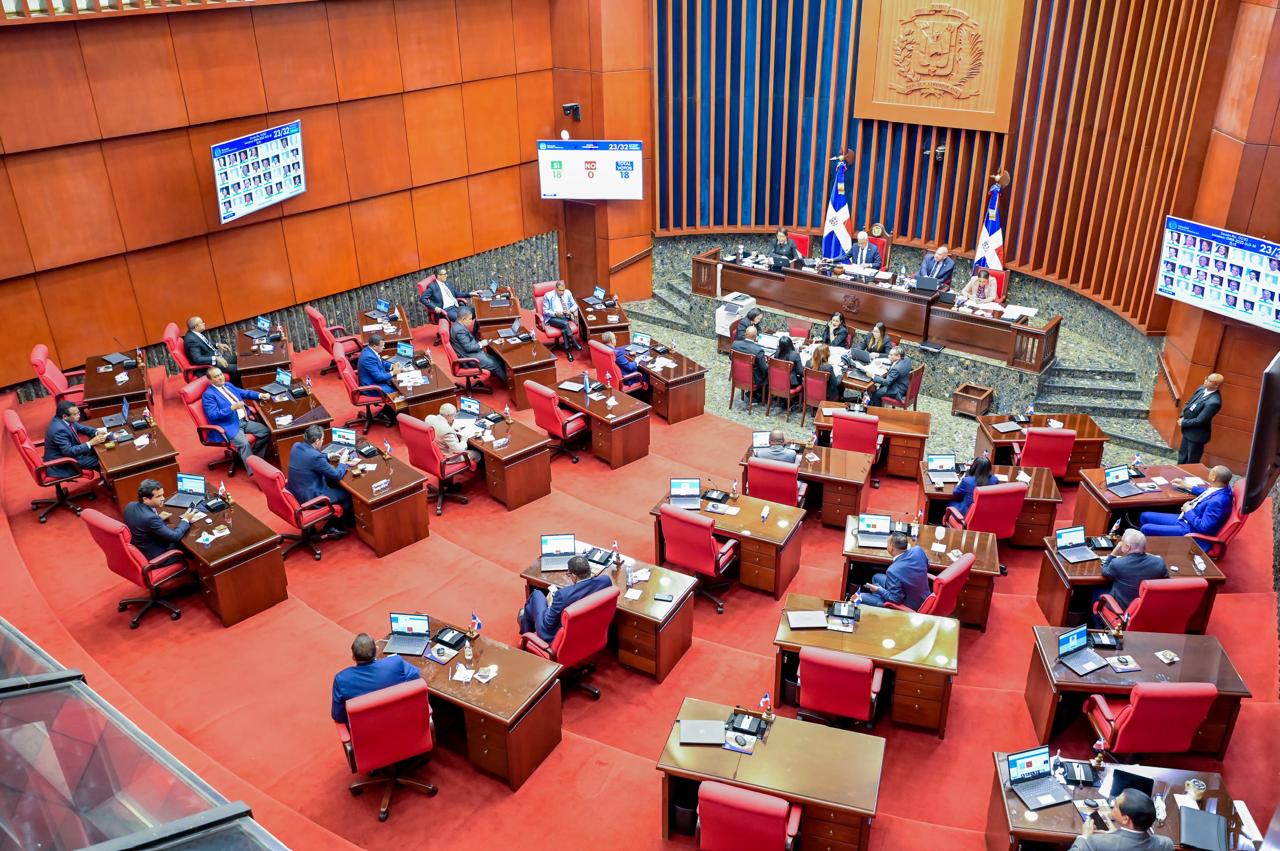 Senado aprueba Ley sobre Contratación de Prospectos de Béisbol 
