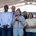 Carolina Mejía encabeza entrega de Plásticos por Juguetes en La Romana, San Pedro e Higüey