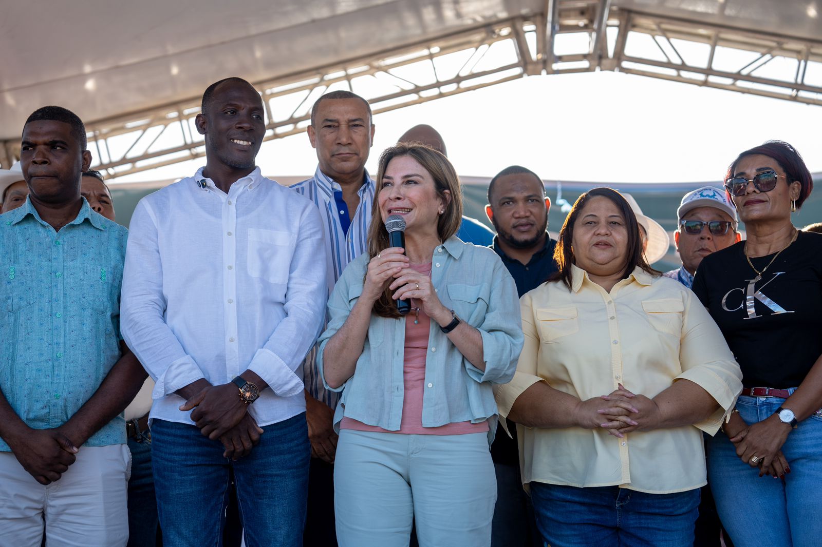 Carolina Mejía encabeza entrega de Plásticos por Juguetes en La Romana, San Pedro e Higüey