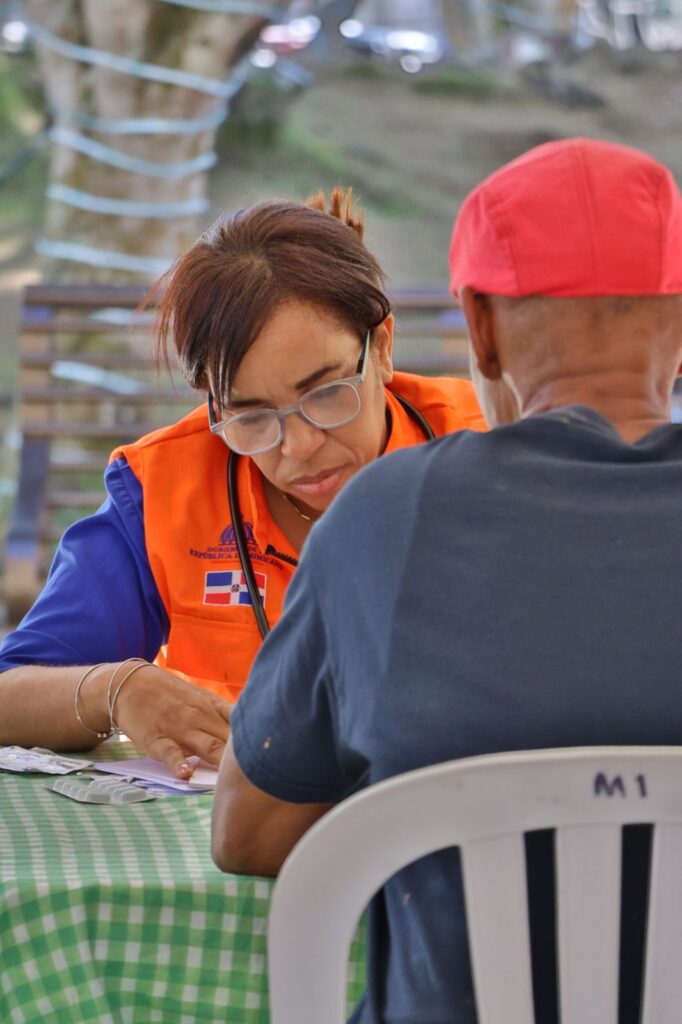 Defensa Civil realiza operativo médico en Sabana Grande de Boyá