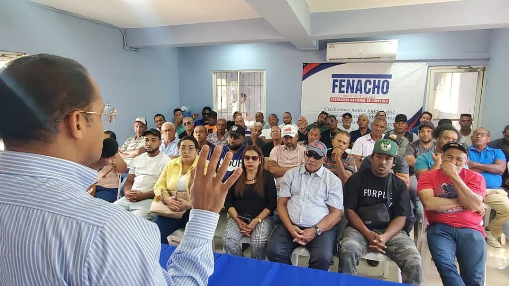 Choferes necesitan plan de pensión y seguridad social, exige Fenacho