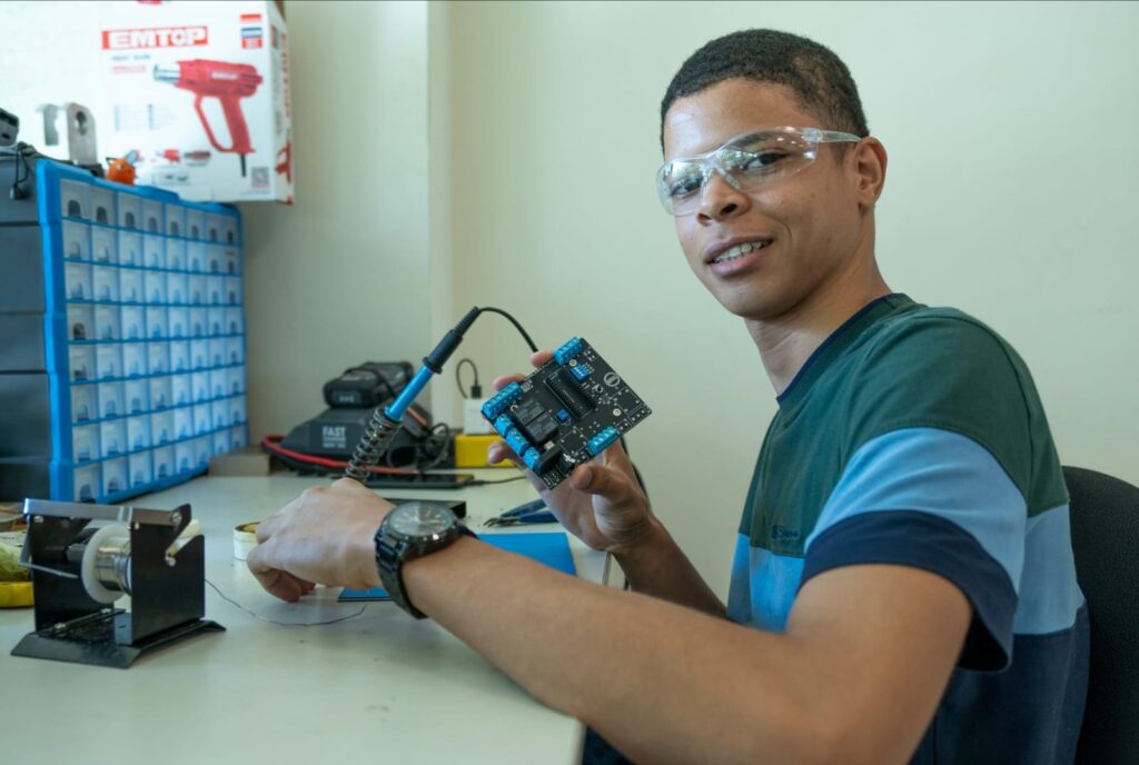 ITSC se convierte en la primera institución educativa en integrar la carrera de semiconductores