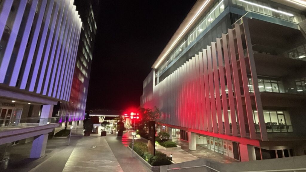 Tegucigalpa se ilumina con los colores de la República Dominicana en honor a su 181 aniversario de Independencia