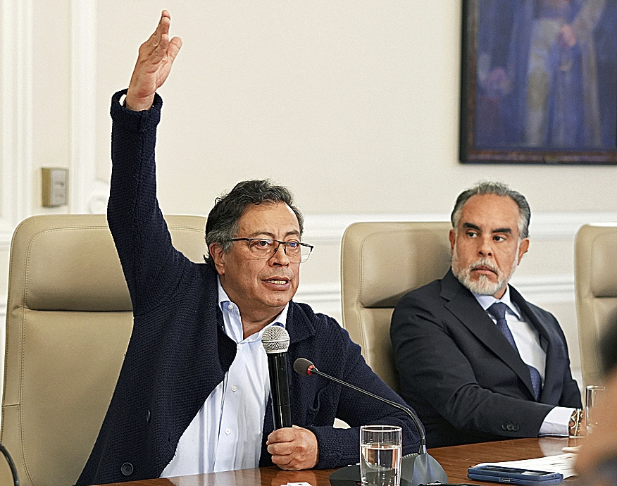 El Consejo de Ministros televisado que puede hundir a Gustavo Petro