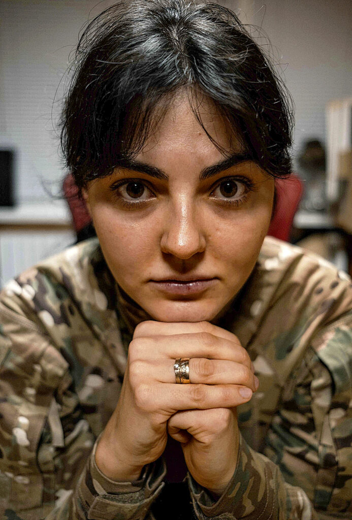 Alina Mijáilova, concejal en Kiev y capitana del ejército ucraniano: «Luchar por mi país es la cruz que tengo que llevar, es mi destino»