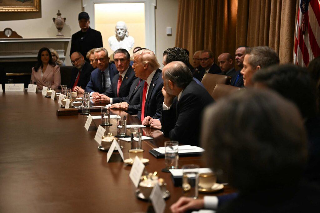 Trump redobla la presión a los medios de comunicación y cambia las reglas de siempre para la cobertura de la Casa Blanca