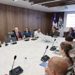Director de la DIDA socializa acciones de mejora con gremios de ARS