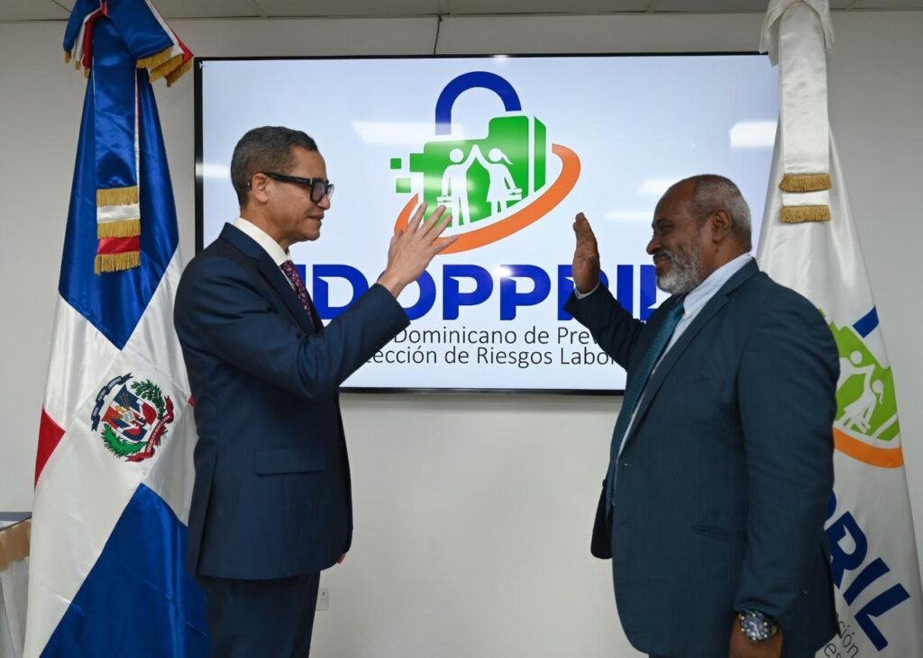 Juramentan al ministro de Trabajo como presidente del Consejo Directivo Idoppril
