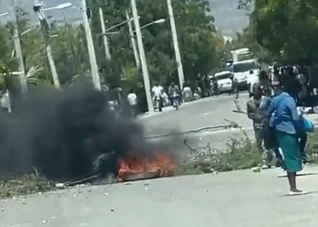 «Protesta de haitianos en Batey 4 en Neiv reaviva el debate sobre la migración en RD»