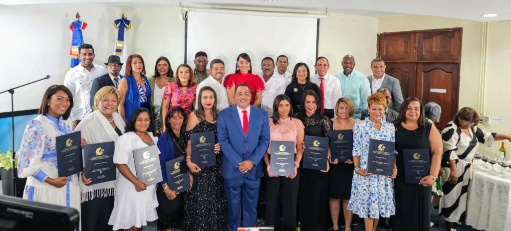 SNTP reconoce a la periodista Adolfina Mejia y otras 9 destacadas comunicadoras y trabajadoras de la Prensa