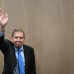 El yerno de Edmundo González, rehén recluido en un lugar clandestino, cumple dos meses en desaparición forzada