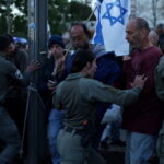 El Gobierno israelí destituye al jefe del servicio secreto interno entre protestas y recursos al Supremo