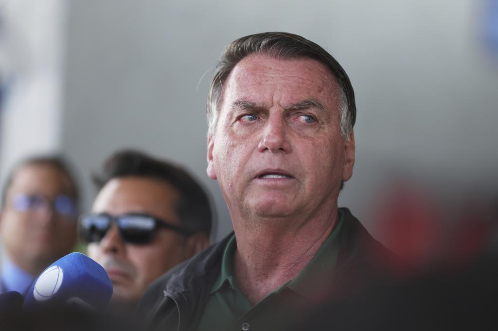 Bolsonaro se sentará en el banquillo acusado de liderar un golpe de Estado contra Lula y él se revuelve: «Es un teatro»