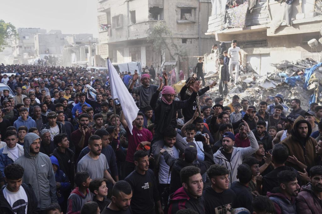 Gazatíes se manifiestan contra Hamas en la mayor protesta desde el inicio de la guerra