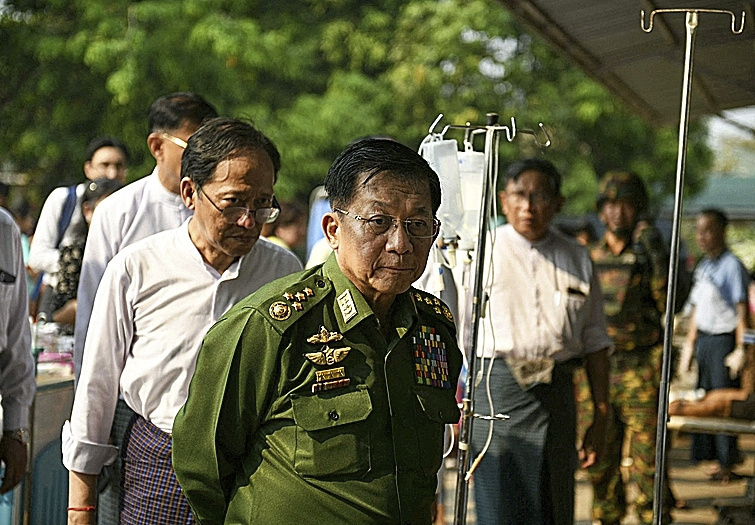 Min Aung Hlaing, un golpista con ínfulas norcoreanas