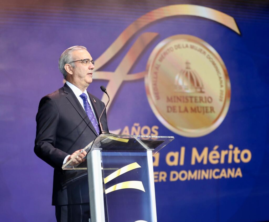 Abinader otorga la Medalla al Mérito de la Mujer a 16 dominicanas por su destacada trayectoria