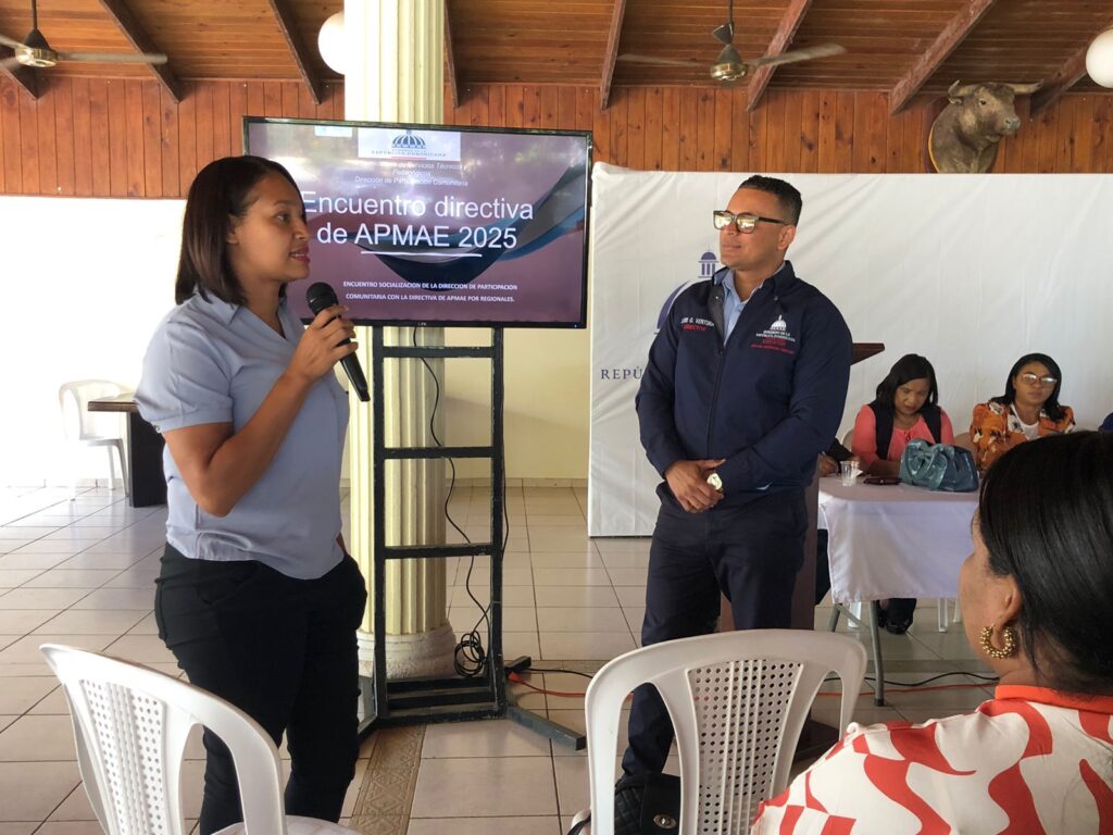 Participación Comunitaria del Minerd concluye capacitación a las APMAE sobre su marco normativo