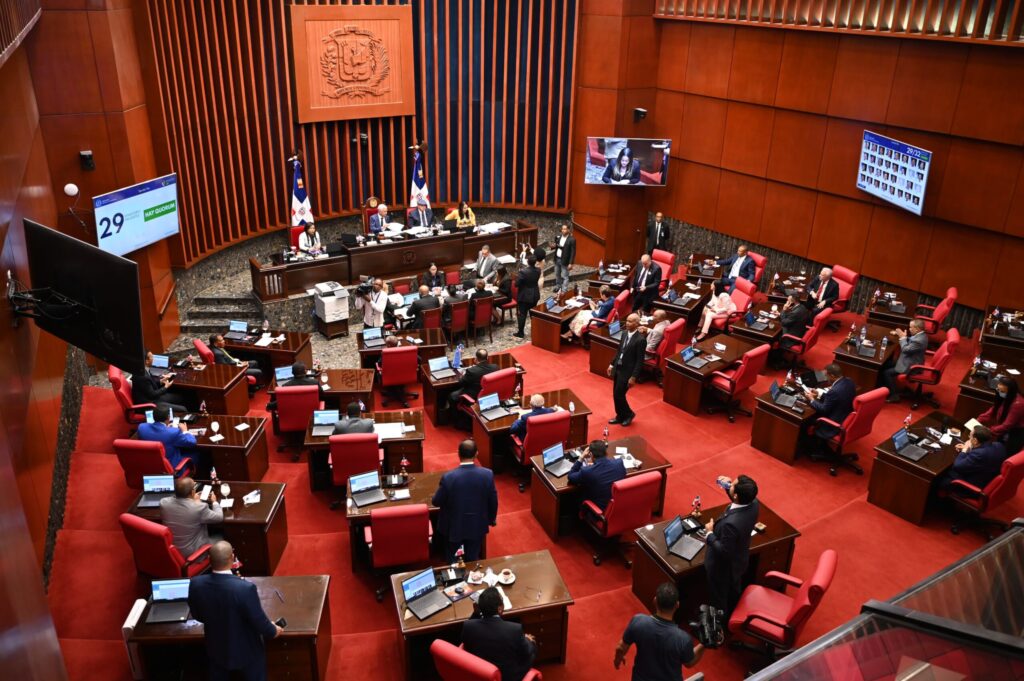 Senado aprueba proyecto que declara el 22 de julio Día Nacional del Oftalmólogo
