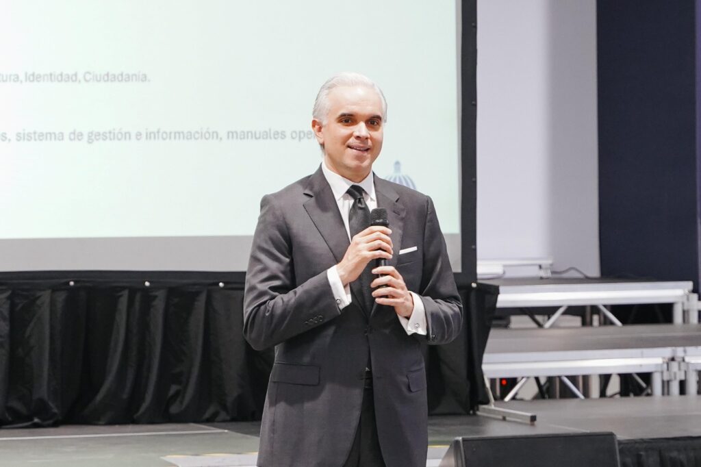 Ministro insta a fortalecer una gestión educativa orientada a resultados