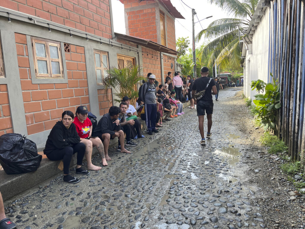 Trump sepulta la riqueza que la migración hacia EEUU generaba en Colombia: «Movió mucho la economía doméstica»