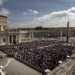 Fila para entrar en la fila: el Vaticano baraja la posibilidad de ampliar el horario del velatorio ante la avalancha de fieles