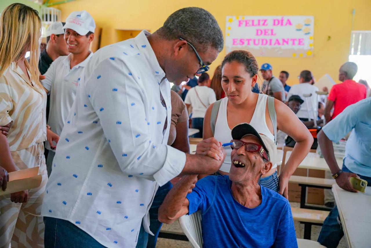 Robert Polanco reafirma que Propeep trabaja con el corazón puesto en la gente más vulnerable