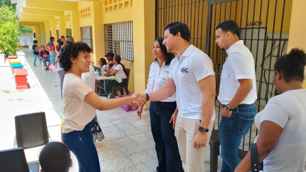 Fundación GBC Farmacias beneficia a 900 personas con jornadas de salud gratuitas en Los Ríos y Galván, provincia Bahoruco