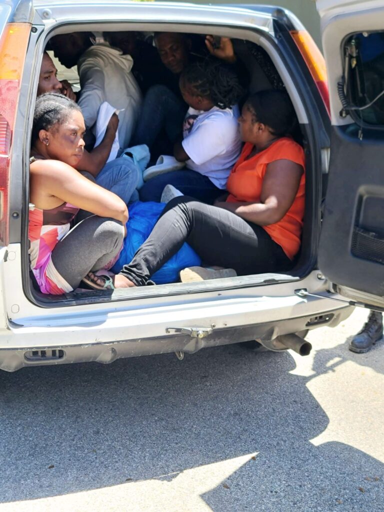 Otra yipeta abandonada con haitianos indocumentados en San Juan