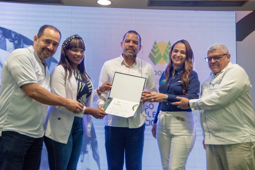 Congreso sobre cooperativismo concluye impactando al sector cooperativo de RD y Colombia