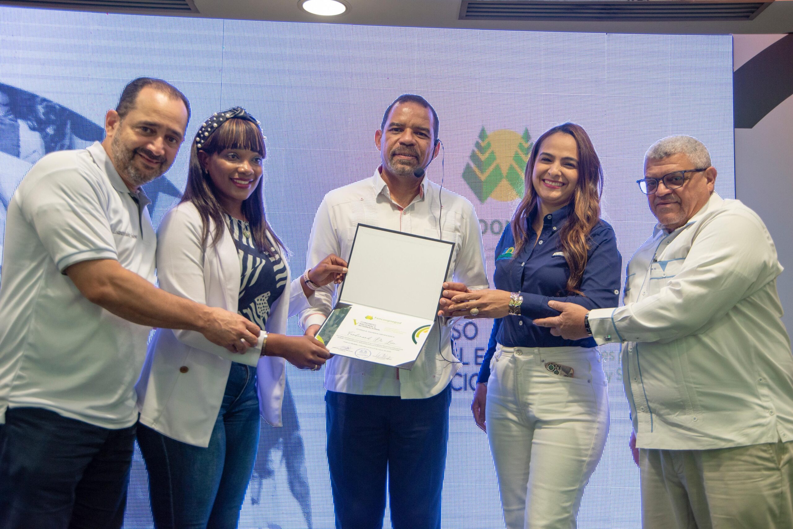 Congreso sobre cooperativismo concluye impactando al sector cooperativo de RD y Colombia