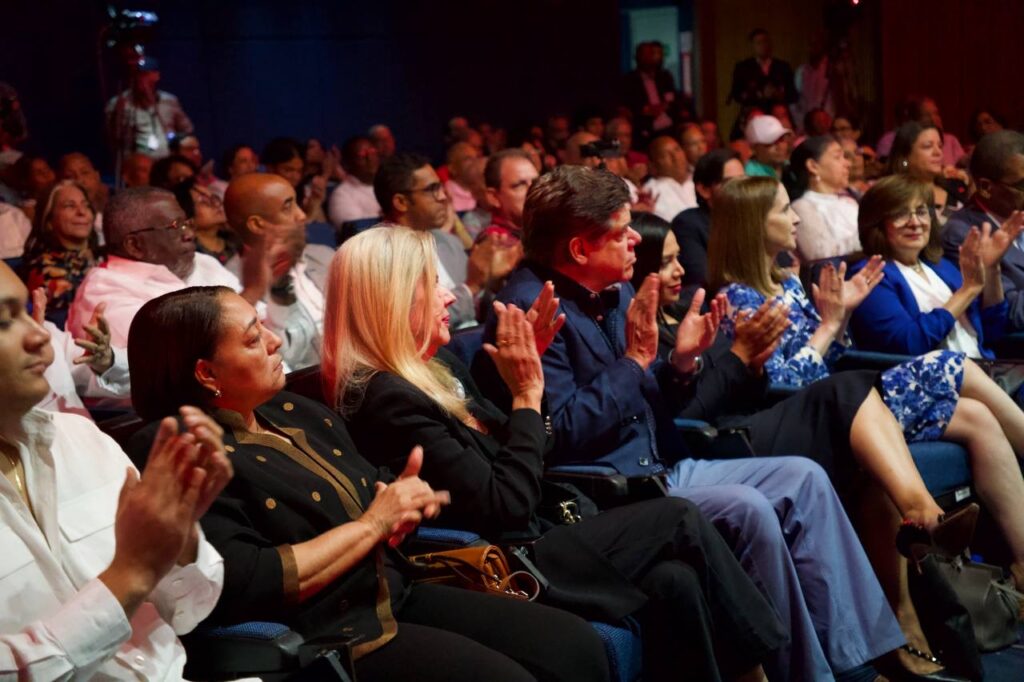Indotel conmemora 60 aniversario de la Revolución de Abril con emotivo concierto