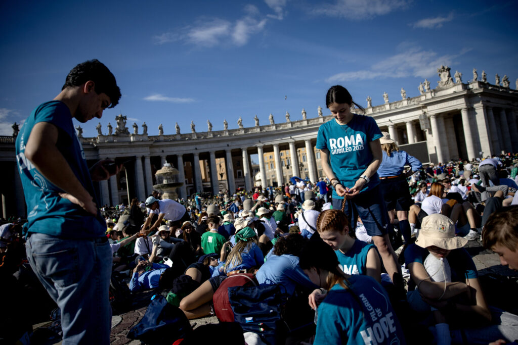 Francisco, el Papa de una generación: «Los jóvenes pedimos a los cardenales que elijan a otro como él»