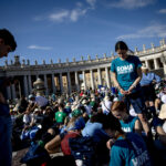 Francisco, el Papa de una generación: «Los jóvenes pedimos a los cardenales que elijan a otro como él»
