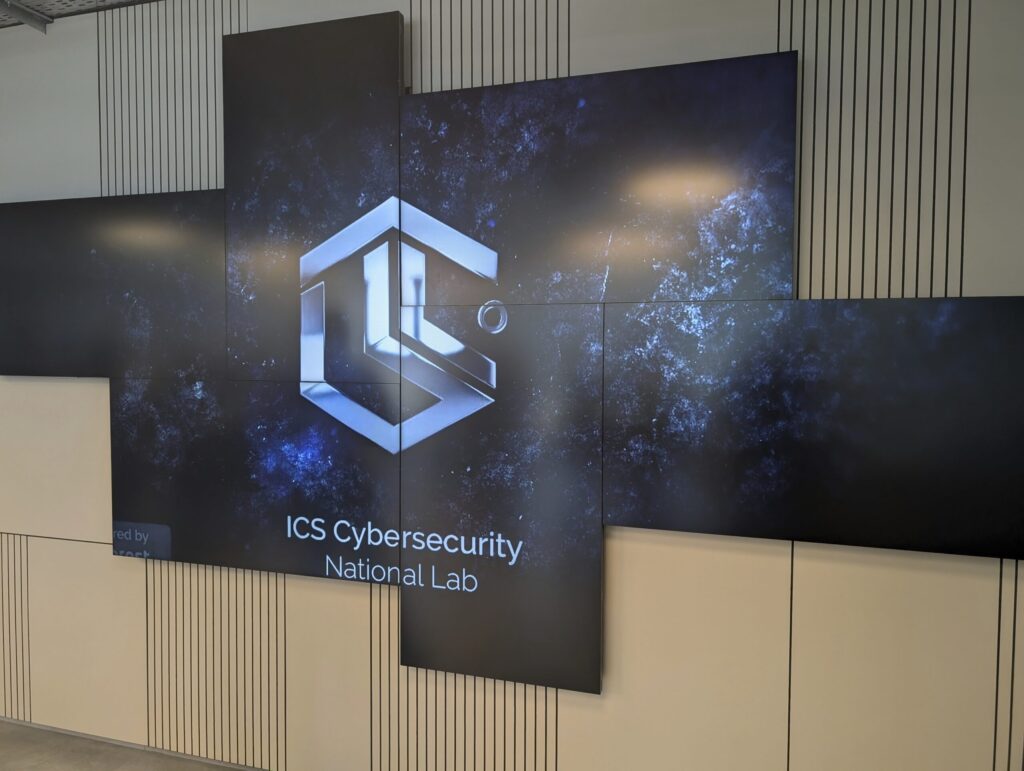 El laboratorio en el desierto con el que Israel se prepara ante ‘hackeos’, sabotajes y apagones en la red eléctrica como el que afectó a España
