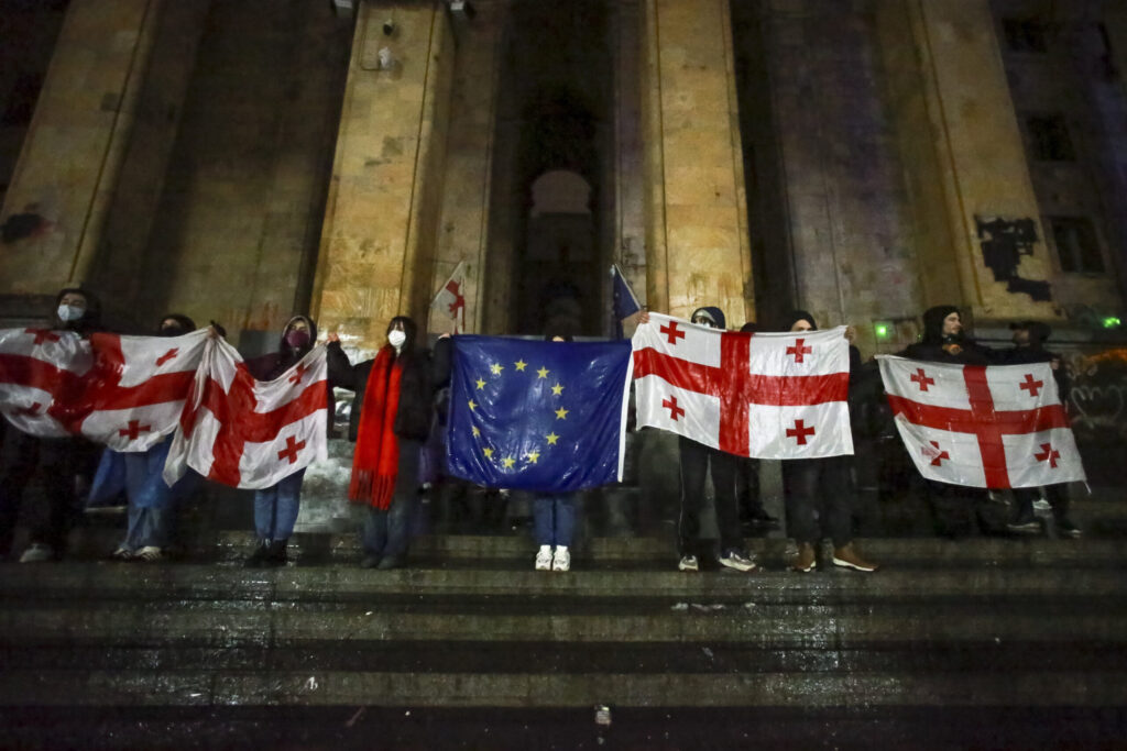 Narrativas falsas y ‘clientes’ locales, la fórmula de la injerencia rusa en Europa
