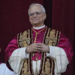 El Papa León XIV hace un llamamiento por la paz y pide «construir puentes mediante el diálogo» en su primera intervención