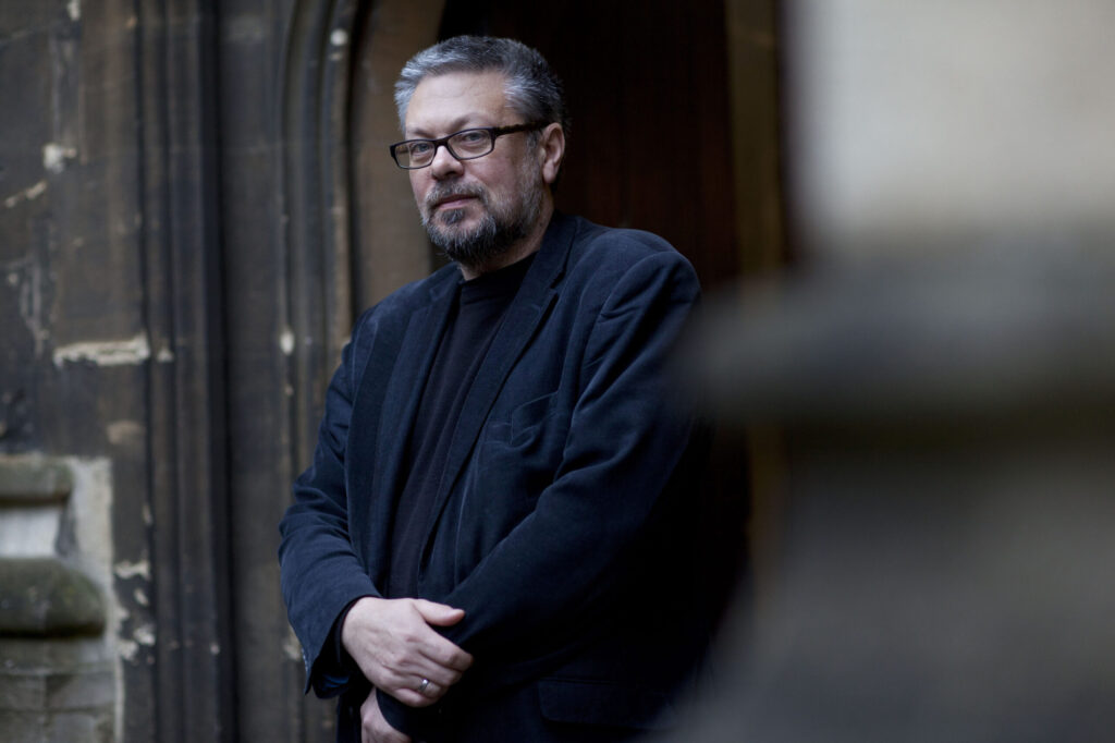 Mijail Shishkin, escritor ruso exiliado: «Un régimen totalitario no puede existir sin guerra»