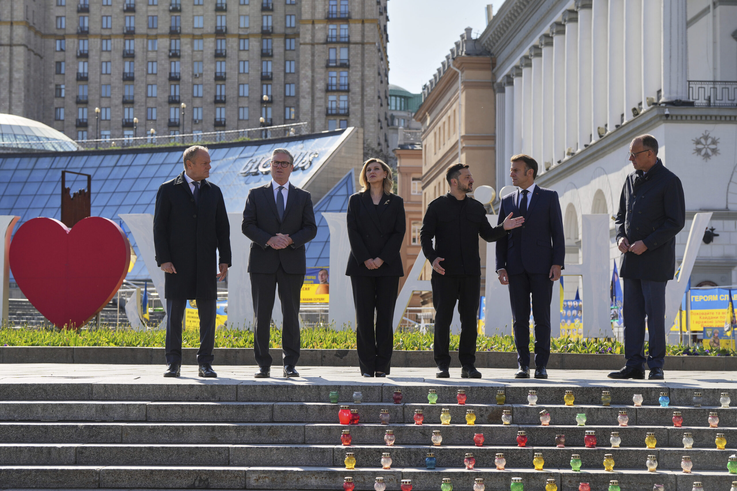 Merz, Macron, Starmer y Tusk coordinan con Washington una respuesta frente a Rusia y el Kremlin responde: «Los países europeos tienen un carácter confrontativo»