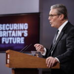 Keir Starmer advierte contra el riesgo de convertir Reino Unido en una «isla de extranjeros»