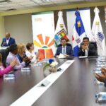 Roberto Ángel Salcedo y Dio Astacio firman acuerdo para abrir Escuela de Música y Bellas Artes en Santo Domingo Este