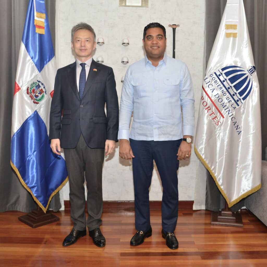 Ministro Kelvin Cruz y embajador de China abordan ideas para fortalecer el deporte en RD