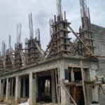 Denuncian paralización de trabajos para ampliación de una escuela en Cristo Rey