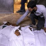 La iniciativa privada de ayuda humanitaria detiene su distribución mientras Israel mata al menos a 16 refugiados en una escuela de Gaza