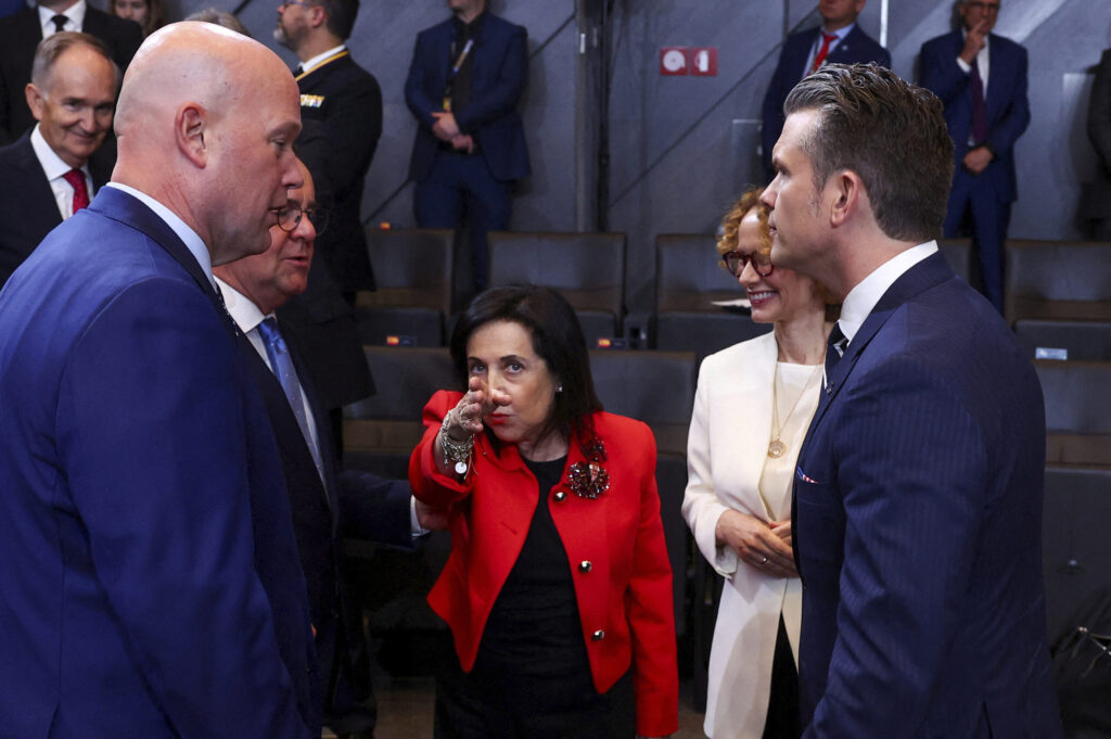 Sánchez desata el «malestar» y la «frustración» entre los aliados con su rebeldía ante la OTAN: «Arrastra los pies en el gasto en Defensa»