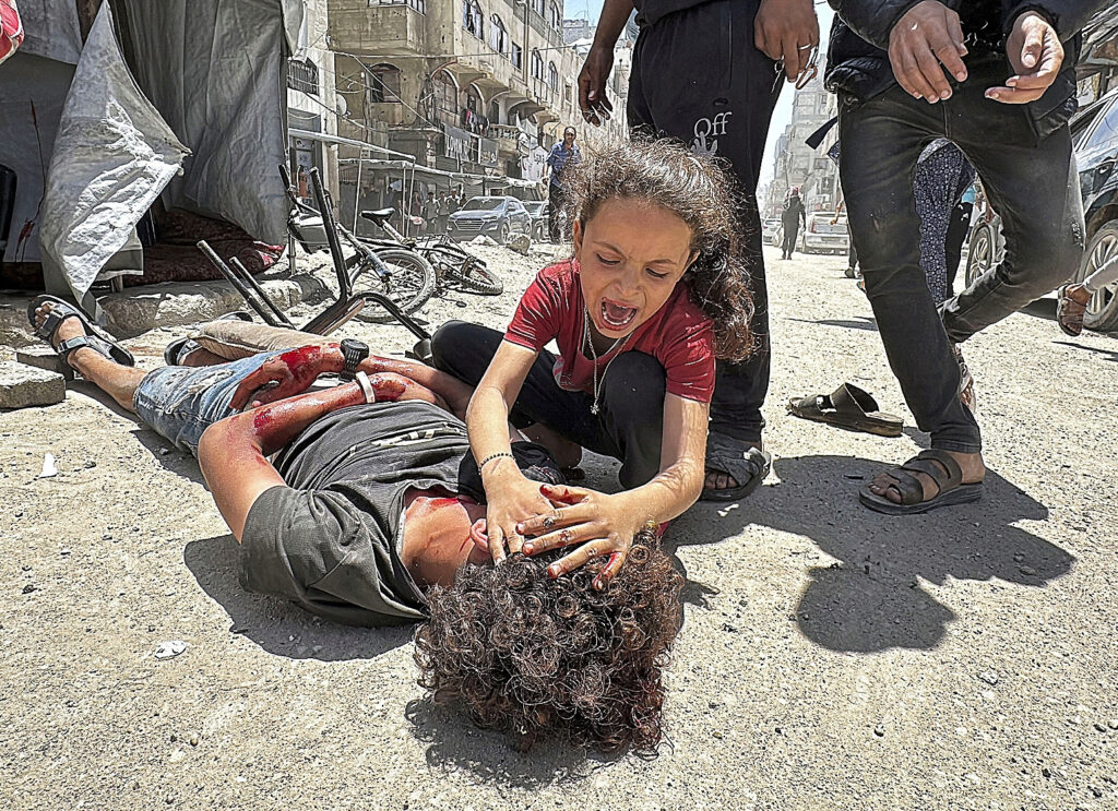 La controvertida fundación de ayuda en Gaza cesa sus operaciones «por seguridad»