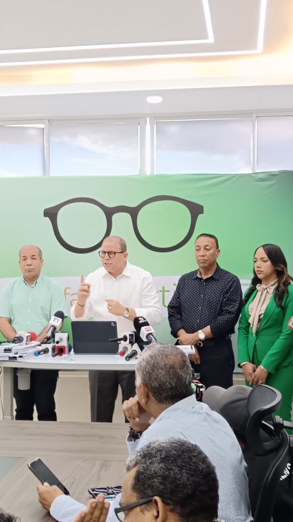 Rafael Castillo denuncia opacidad y manejo irregular del presupuesto en el Ayuntamiento de Santo Domingo Este