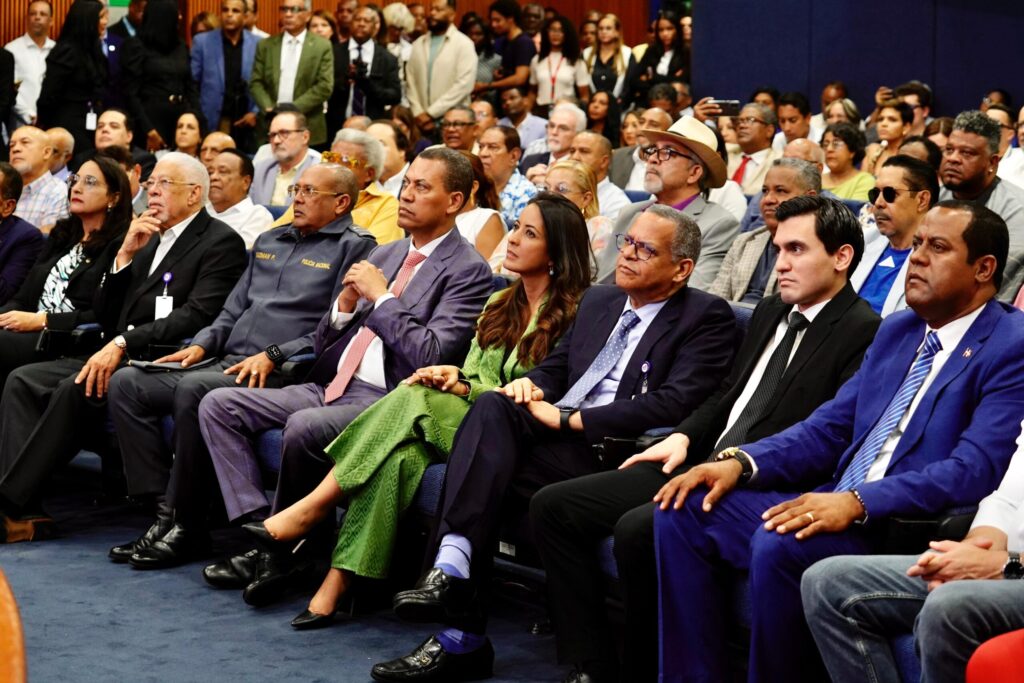 Lanzan proyecto para mitigar interferencias de emisoras haitianas en RD